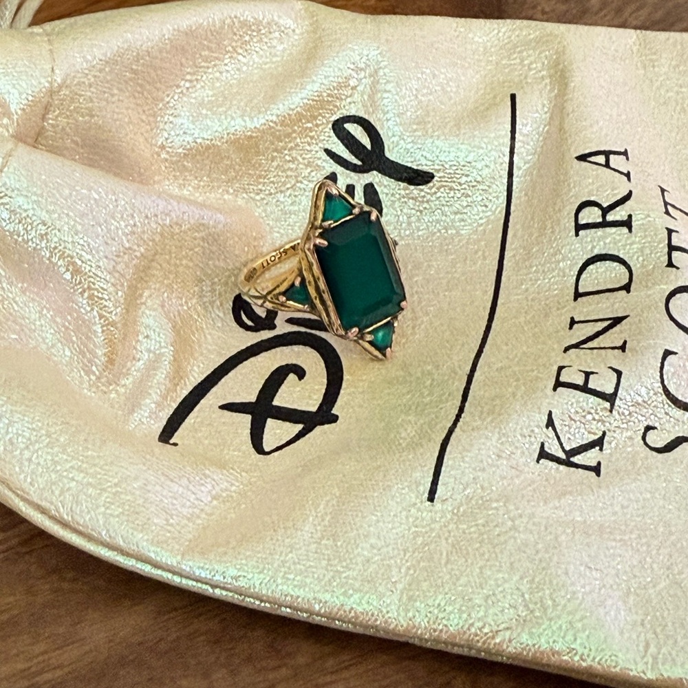 Kendra Scott The Queen Vintage Gold Cocktail Emerald Green and Gold Ring, Size 7